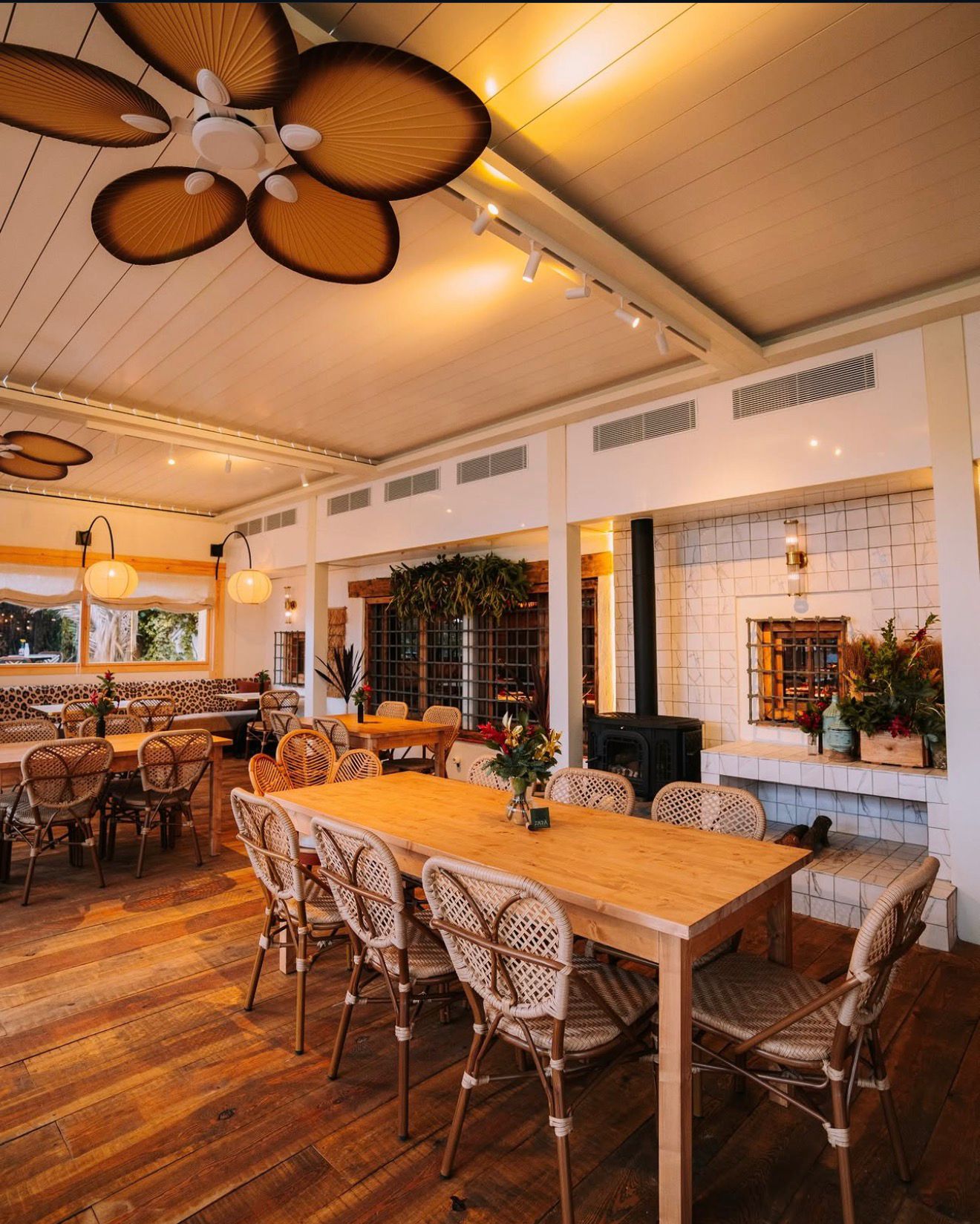 Reserva tu mesa en Finca Faragüit